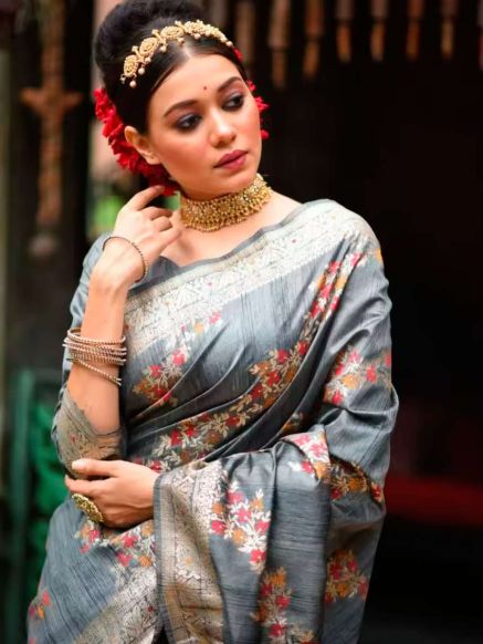 Designer Indian Jamdani Saree with Customized Fabric and Artistic Print Patterns Manufacturers  in Delhi