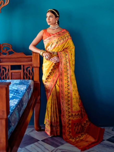 Yellow Banarasi Patola Silk Saree Woven Traditional Work Silk Blend Fabric Manufacturers  in Delhi